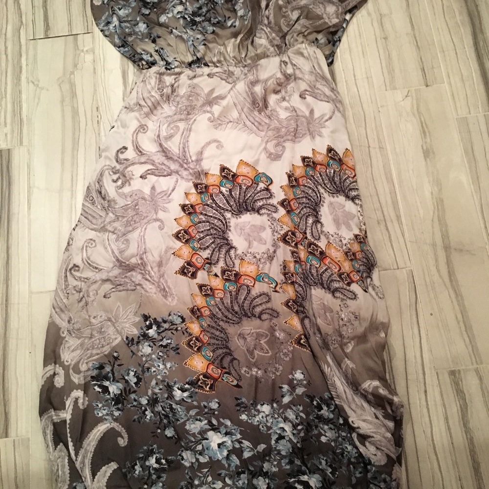 Dress , open shoulders